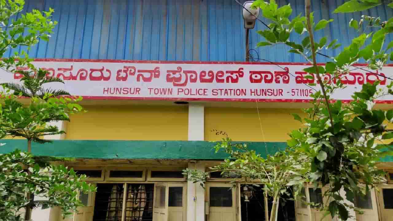 ಮೈಸೂರು: ಕನ್ನಡ ರಾಜ್ಯೋತ್ಸವ ದಿನ ಅನ್ನದಾನ ವಿಚಾರವಾಗಿ ಗಲಾಟೆ; ಪುರಸಭೆ ಸದಸ್ಯನ ಮೇಲೆ ಹಲ್ಲೆ