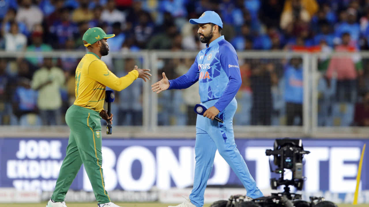 IND vs SA: ಟಾಸ್ ಗೆದ್ದ ಭಾರತ ಬ್ಯಾಟಿಂಗ್ ಆಯ್ಕೆ; ಉಭಯ ತಂಡಗಳು ಹೀಗಿವೆ IND vs SA: ಟಾಸ್ ಗೆದ್ದ ಭಾರತ ಬ್ಯಾಟಿಂಗ್ ಆಯ್ಕೆ; ಉಭಯ ತಂಡಗಳು ಹೀಗಿವೆ