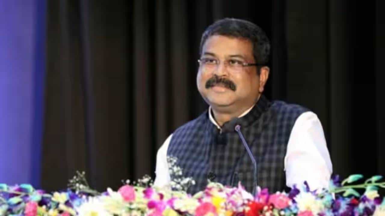 ಭಾರತದಲ್ಲಿ ಜಾಗತಿಕ ಶಿಕ್ಷಣದ ಯುಗ ಆರಂಭ: ಶಿಕ್ಷಣ ಸಚಿವ ಪ್ರಧಾನ್ ಹೇಳಿಕೆ ಭಾರತದಲ್ಲಿ ಜಾಗತಿಕ ಶಿಕ್ಷಣದ ಯುಗ ಆರಂಭ: ಶಿಕ್ಷಣ ಸಚಿವ ಪ್ರಧಾನ್ ಹೇಳಿಕೆ