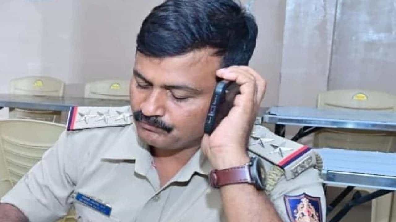 ಇನ್ಸ್ಪೆಕ್ಟರ್ ಶಂಕರ್ ನಾಯಕ್ ವಿರುದ್ಧದ ಪ್ರಕರಣ ಸಿಸಿಬಿಗೆ ವರ್ಗಾವಣೆ, ದಾಖಲಾಯ್ತು ಮತ್ತೊಂದು ಪ್ರಕರಣ ಇನ್ಸ್ಪೆಕ್ಟರ್ ಶಂಕರ್ ನಾಯಕ್ ವಿರುದ್ಧದ ಪ್ರಕರಣ ಸಿಸಿಬಿಗೆ ವರ್ಗಾವಣೆ, ದಾಖಲಾಯ್ತು ಮತ್ತೊಂದು ಪ್ರಕರಣ