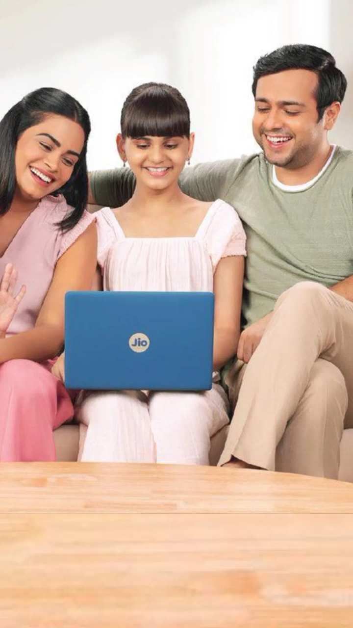 JioBook Laptop (9)