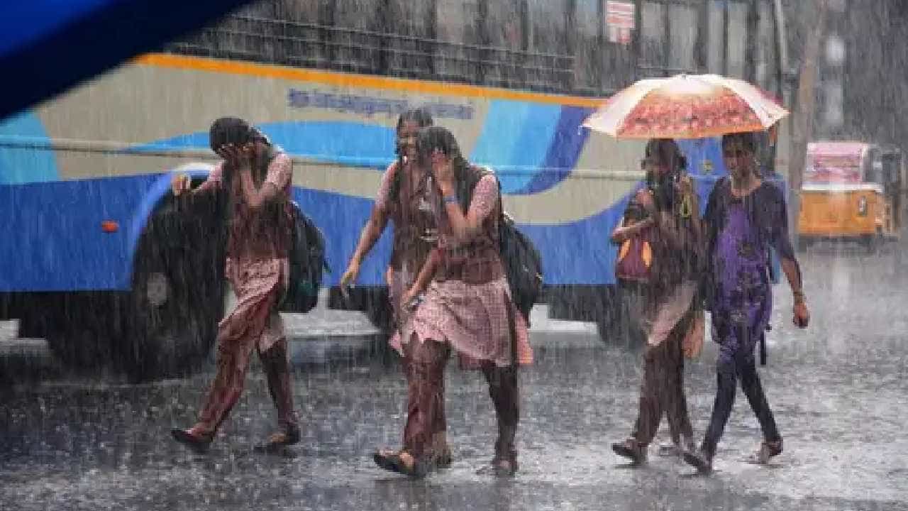 Karnataka Rain: ರಾಜ್ಯಾದ್ಯಂತ ಇಂದು ಭಾರಿ ಮಳೆ; ಹವಾಮಾನ ಇಲಾಖೆ ಮುನ್ಸೂಚನೆ Karnataka Rain: ರಾಜ್ಯಾದ್ಯಂತ ಇಂದು ಭಾರಿ ಮಳೆ; ಹವಾಮಾನ ಇಲಾಖೆ ಮುನ್ಸೂಚನೆ