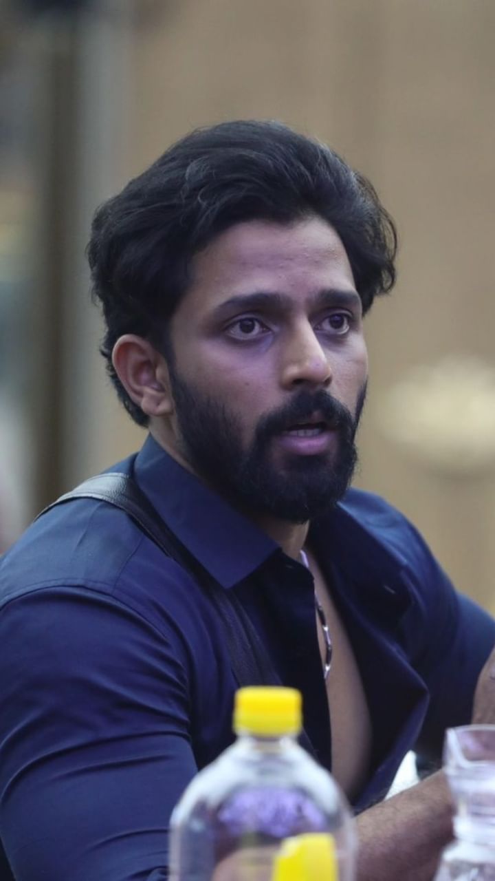 Karthik Mahesh (9)