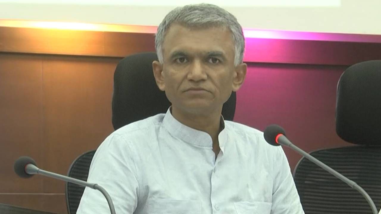 ಬಾಗಲಕೋಟೆಯಲ್ಲಿ ಇ-ಆಫೀಸ್ ನಿರ್ಲಕ್ಷ್ಯ: ಅಧಿಕಾರಿಗಳನ್ನು ತರಾಟೆಗೆ ತೆಗೆದುಕೊಂಡ ಸಚಿವ ಕೃಷ್ಣ ಬೈರೇಗೌಡ ಬಾಗಲಕೋಟೆಯಲ್ಲಿ ಇ-ಆಫೀಸ್ ನಿರ್ಲಕ್ಷ್ಯ: ಅಧಿಕಾರಿಗಳನ್ನು ತರಾಟೆಗೆ ತೆಗೆದುಕೊಂಡ ಸಚಿವ ಕೃಷ್ಣ ಬೈರೇಗೌಡ