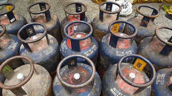 LPG Cylinder Price:ವಾಣಿಜ್ಯ ಬಳಕೆಯ ಎಲ್​ಪಿಜಿ ಸಿಲಿಂಡರ್ ಬೆಲೆ ಹೆಚ್ಚಳ