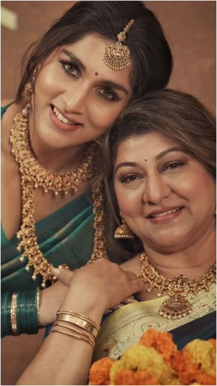 ಬೆಳಕಿನ ಹಬ್ಬ ದೀಪಾವಳಿಗೆ ಮಾಲಾಶ್ರೀ, ಆರಾಧನಾ ವಿಶೇಷ ಫೋಟೋಶೂಟ್