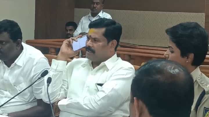 ಅಧಿಕಾರಿಗಳ ವಿರುದ್ಧ ಸಚಿವ ಶಿವರಾಜ್ ತಂಗಡಗಿ ಆಕ್ರೋಶ; ಇಲ್ಲಿದೆ ವಿಡಿಯೋ ಅಧಿಕಾರಿಗಳ ವಿರುದ್ಧ ಸಚಿವ ಶಿವರಾಜ್ ತಂಗಡಗಿ ಆಕ್ರೋಶ; ಇಲ್ಲಿದೆ ವಿಡಿಯೋ