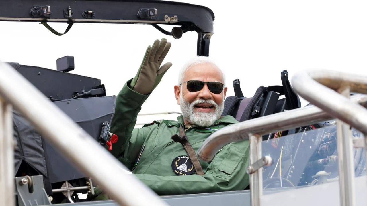 Narendra Modi Bengaluru Visit: PM Modi visits Bengaluru HAL and fly in tejas fighter craft