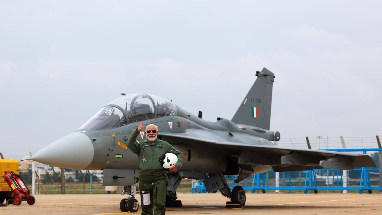 Narendra Modi Bengaluru Visit: PM Modi visits Bengaluru HAL and fly in tejas fighter craft