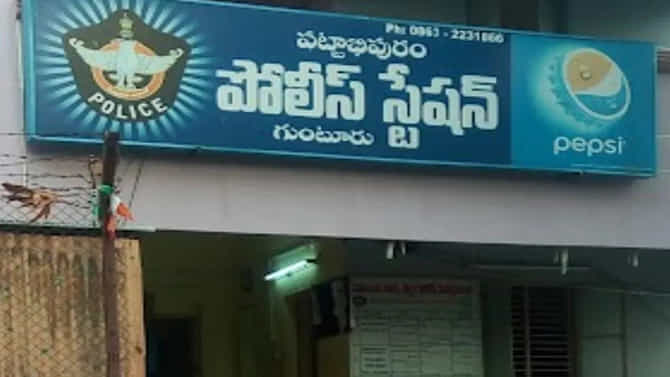 ಬೇಡವೆಂದರೂ ಹೊರಗೆ ಹೋದ ಗಂಡ, ಕೋಪಗೊಂಡ ಪತ್ನಿ ಏನು ಮಾಡಿದಳು ನೋಡಿ