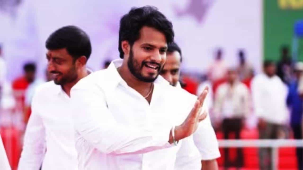 ಹೆಚ್​ಡಿಕೆ ಮನೆಗೆ ಅಕ್ರಮ ವಿದ್ಯುತ್​ ಬಳಕೆ; ರಾಜ್ಯದ ಜನರಿಗೆ ಕ್ಷಮೆ ಕೇಳ್ತೇನೆ ಎಂದ ನಿಖಿಲ್​ ಕುಮಾರಸ್ವಾಮಿ