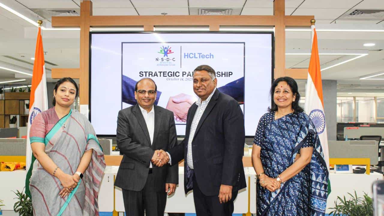 NSDC ಮತ್ತು HCL ಟೆಕ್ ತಂಡವು ಉದ್ಯೋಗ ಮಾರುಕಟ್ಟೆಯಲ್ಲಿ ಪದವಿಗಿಂತ ಕೌಶಲ್ಯಗಳಿಗೆ ಆದ್ಯತೆ ನೀಡಲು ಕೈಜೋಡಿಸಿವೆ NSDC ಮತ್ತು HCL ಟೆಕ್ ತಂಡವು ಉದ್ಯೋಗ ಮಾರುಕಟ್ಟೆಯಲ್ಲಿ ಪದವಿಗಿಂತ ಕೌಶಲ್ಯಗಳಿಗೆ ಆದ್ಯತೆ ನೀಡಲು ಕೈಜೋಡಿಸಿವೆ