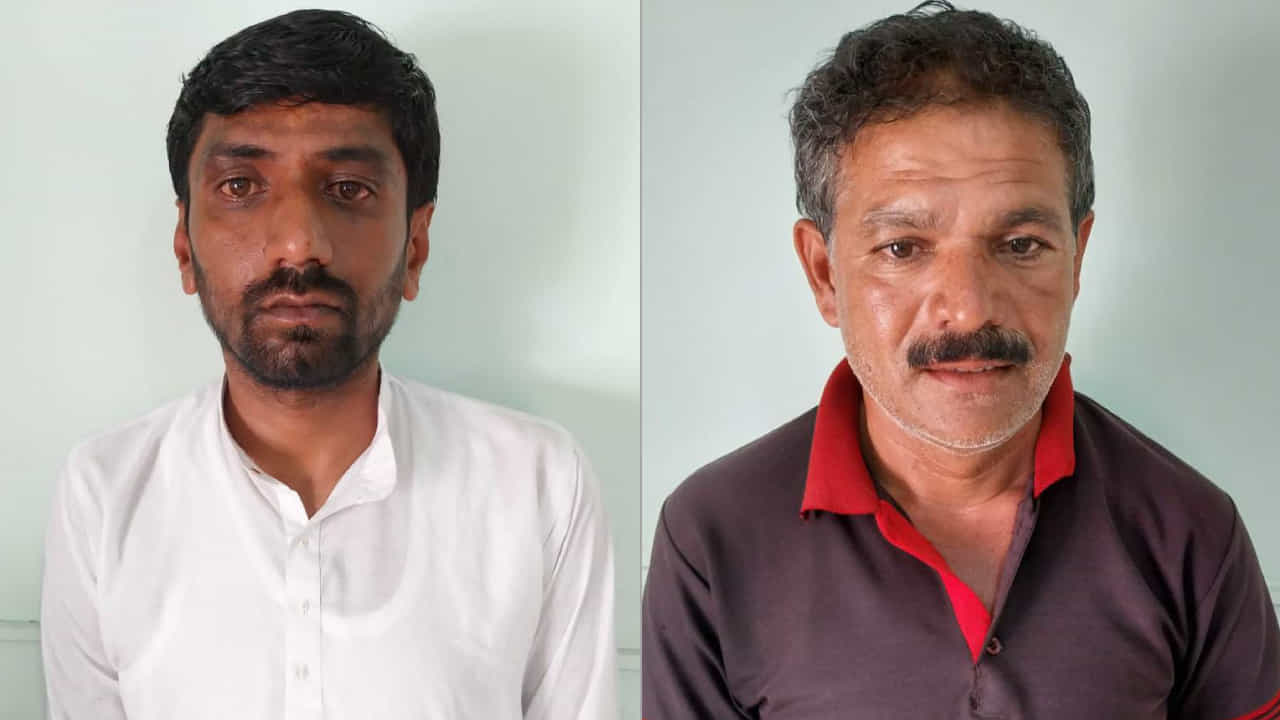 ಕೊಡಗು: ಸಚಿವ ಬೋಸರಾಜು ಪಿಎ ಹೆಸರಿನಲ್ಲಿ ಹಣ ವಸೂಲಿ: ಇಬ್ಬರ ಬಂಧನ ಕೊಡಗು: ಸಚಿವ ಬೋಸರಾಜು ಪಿಎ ಹೆಸರಿನಲ್ಲಿ ಹಣ ವಸೂಲಿ: ಇಬ್ಬರ ಬಂಧನ