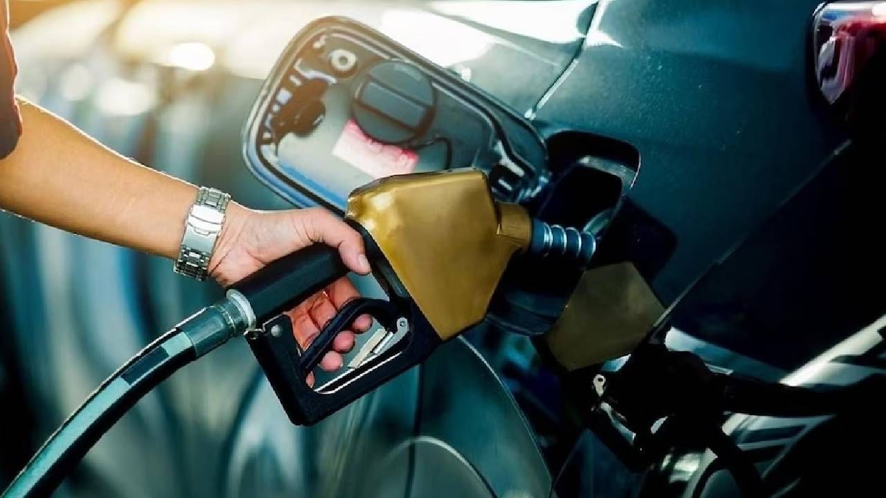 Petrol Price on November 30: ಬೆಂಗಳೂರು ಸೇರಿ ದೇಶದ ಪ್ರಮುಖ ನಗರಗಳಲ್ಲಿ ನವೆಂಬರ್ 30ರಂದು ಪೆಟ್ರೋಲ್, ಡೀಸೆಲ್ ದರ ಎಷ್ಟಿದೆ, ವಿವರ ಇಲ್ಲಿದೆ