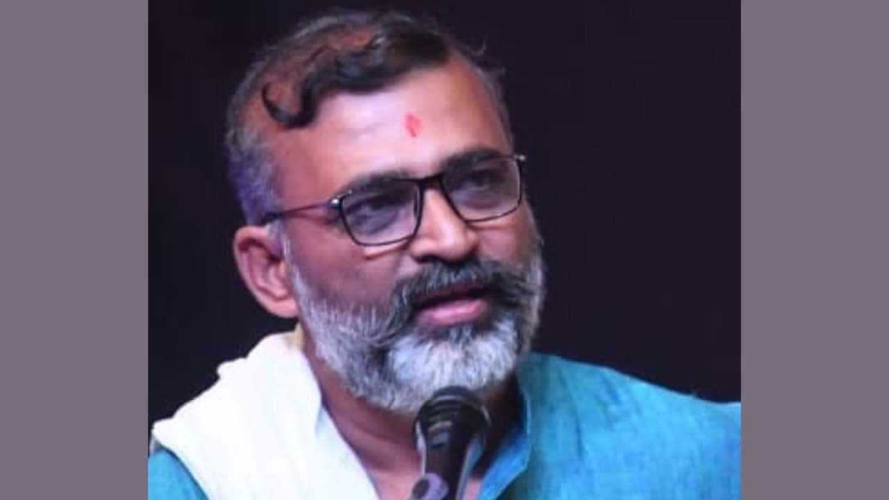 ಪೊಲೀಸ್ ಹಕ್ಕುಗಳ ಹೋರಾಟಗಾರ ಬಸವರಾಜ ಕೊರವರ್ ಹೋರಾಟಕ್ಕೆ ಕೊನೆಗೂ ಜಯ ಪೊಲೀಸ್ ಹಕ್ಕುಗಳ ಹೋರಾಟಗಾರ ಬಸವರಾಜ ಕೊರವರ್ ಹೋರಾಟಕ್ಕೆ ಕೊನೆಗೂ ಜಯ
