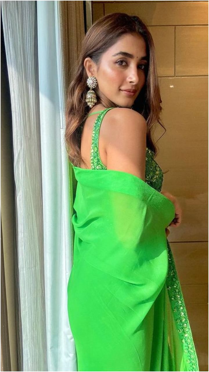 ಹಸಿರು ಸೀರೆ ಧರಿಸಿ ಕಂಗೊಳಿಸಿದ ಕರಾವಳಿ ಚೆಲುವೆ ಪೂಜಾ ಹೆಗ್ಡೆ.