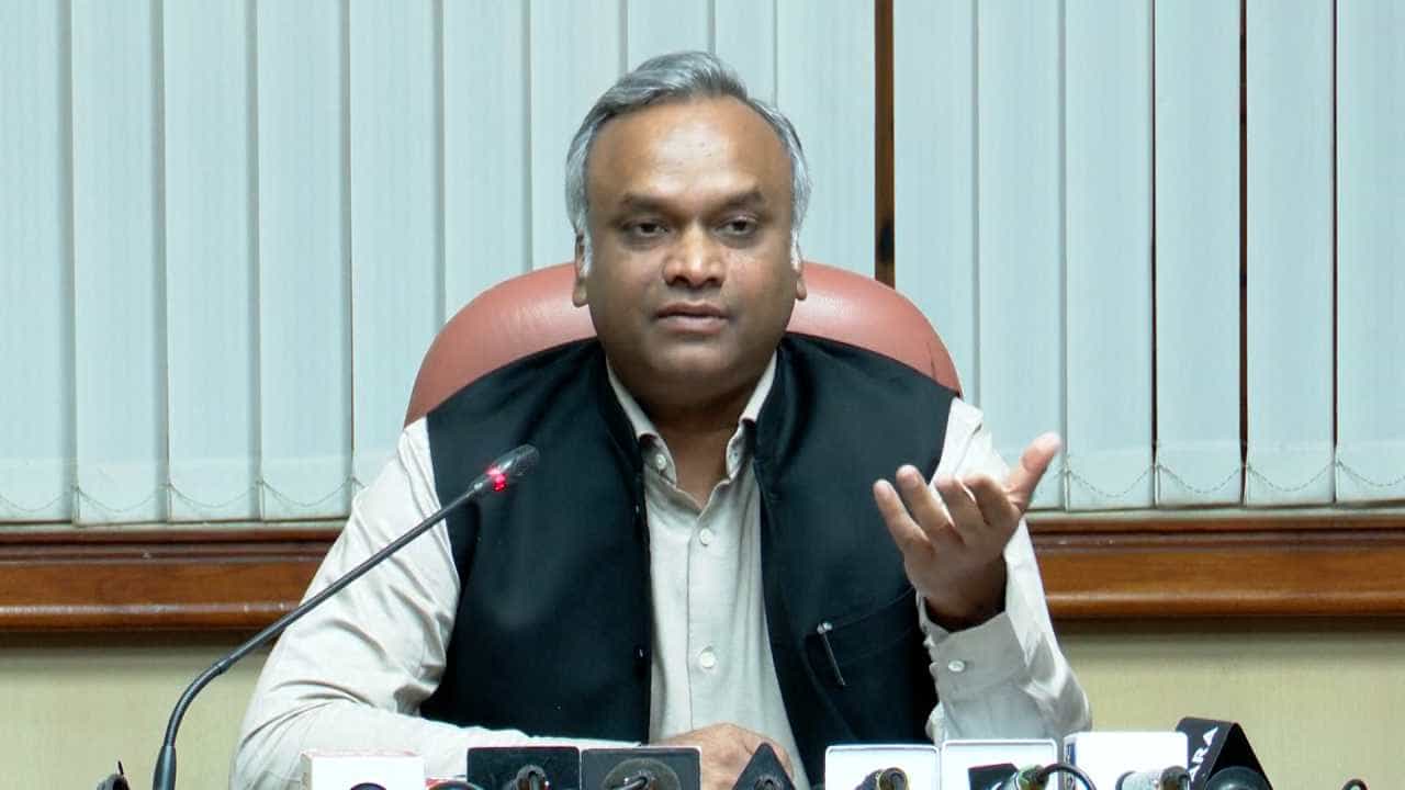ಕುಮಾರಸ್ವಾಮಿ ಸಿಎಂ ಆಗಿದ್ದಾಗ ವರ್ಗಾವಣೆಗೆ ನಿಖಲ್ ಶಿಫಾರಸು ಮಾಡಿಲ್ಲವೇ? ಪ್ರಿಯಾಂಕ್ ಆರೋಪ ಕುಮಾರಸ್ವಾಮಿ ಸಿಎಂ ಆಗಿದ್ದಾಗ ವರ್ಗಾವಣೆಗೆ ನಿಖಲ್ ಶಿಫಾರಸು ಮಾಡಿಲ್ಲವೇ? ಪ್ರಿಯಾಂಕ್ ಆರೋಪ