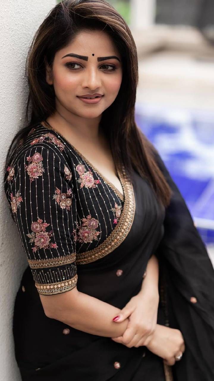 ಚಂದನವನದ ಗುಳಿ ಕೆನ್ನೆಯ ಚೆಲುವೆ ರಚಿತಾ ಹೊಸ ಫೋಟೋಶೂಟ್​​​ನಲ್ಲಿ ಮಿಂಚಿದ್ದಾರೆ.