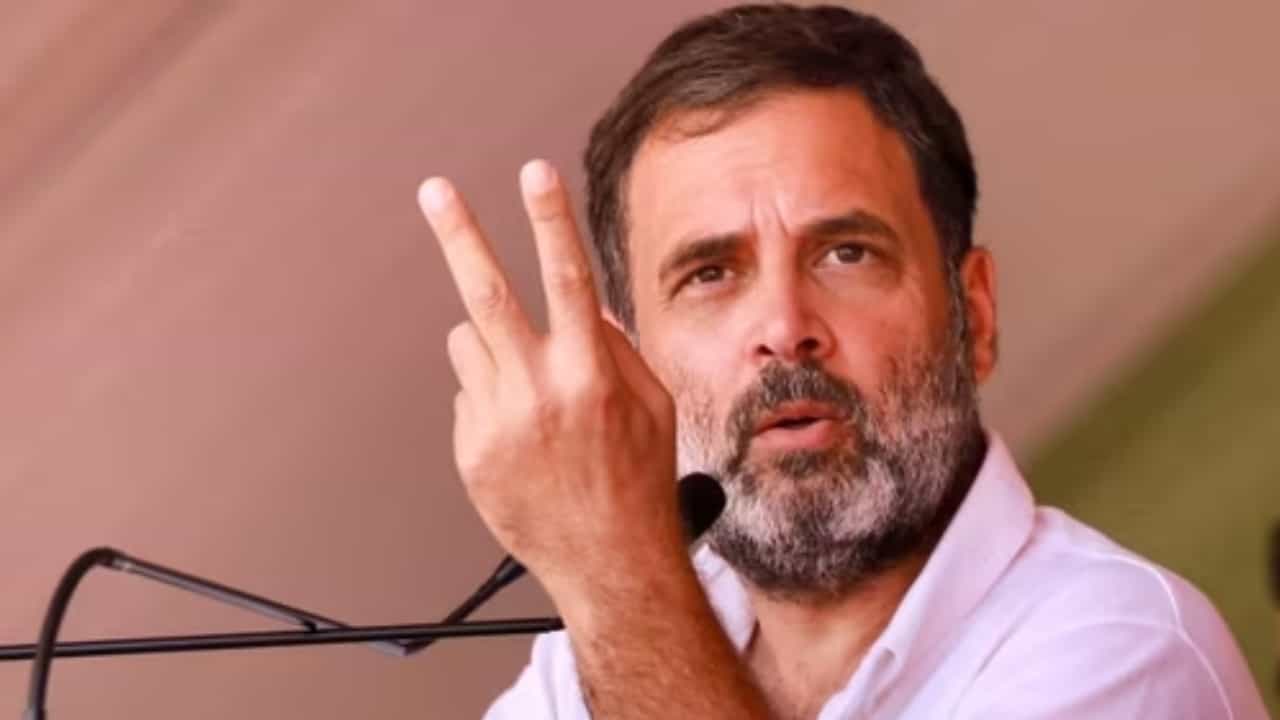ಪ್ರಧಾನಿ ಮೋದಿ ವಿರುದ್ಧ ಟೀಕೆ; ರಾಹುಲ್ ಗಾಂಧಿಗೆ ಚುನಾವಣಾ ಆಯೋಗ ಶೋಕಾಸ್ ನೋಟಿಸ್ ಪ್ರಧಾನಿ ಮೋದಿ ವಿರುದ್ಧ ಟೀಕೆ; ರಾಹುಲ್ ಗಾಂಧಿಗೆ ಚುನಾವಣಾ ಆಯೋಗ ಶೋಕಾಸ್ ನೋಟಿಸ್
