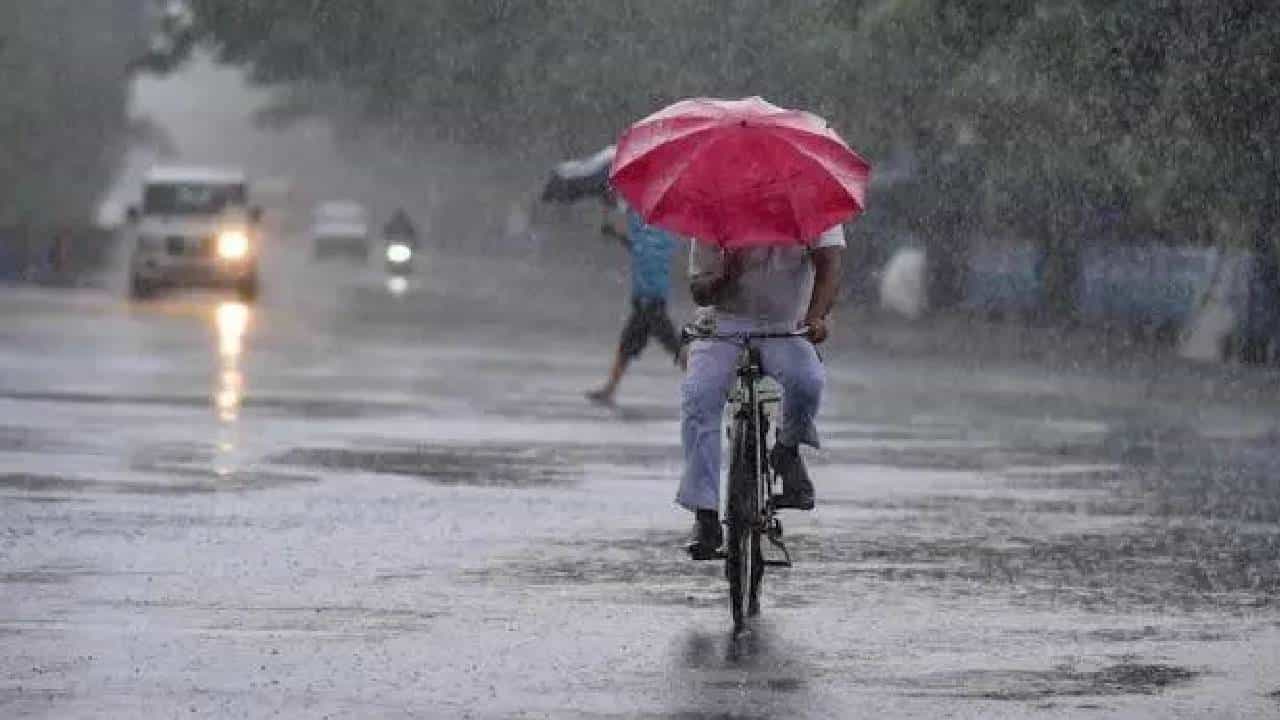 Karnataka Weather: ಕರ್ನಾಟಕದ ದಕ್ಷಿಣ ಒಳನಾಡಿನ ಬಹುತೇಕ ಕಡೆ, ನವೆಂಬರ್ 15 ರಿಂದ 5 ದಿನಗಳ ಕಾಲ ಮಳೆ Karnataka Weather: ಕರ್ನಾಟಕದ ದಕ್ಷಿಣ ಒಳನಾಡಿನ ಬಹುತೇಕ ಕಡೆ, ನವೆಂಬರ್ 15 ರಿಂದ 5 ದಿನಗಳ ಕಾಲ ಮಳೆ