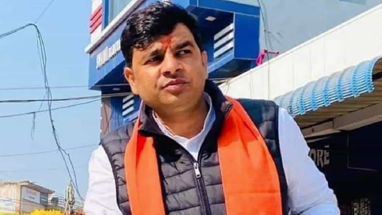 Rajasthan: ಗುರುದ್ವಾರದ ಬಗ್ಗೆ ವಿವಾದಾತ್ಮಕ ಹೇಳಿಕೆ, ಬಿಜೆಪಿ ನಾಯಕ ಸಂದೀಪ್ ಪಕ್ಷದಿಂದ ಉಚ್ಚಾಟನೆ Rajasthan: ಗುರುದ್ವಾರದ ಬಗ್ಗೆ ವಿವಾದಾತ್ಮಕ ಹೇಳಿಕೆ, ಬಿಜೆಪಿ ನಾಯಕ ಸಂದೀಪ್ ಪಕ್ಷದಿಂದ ಉಚ್ಚಾಟನೆ
