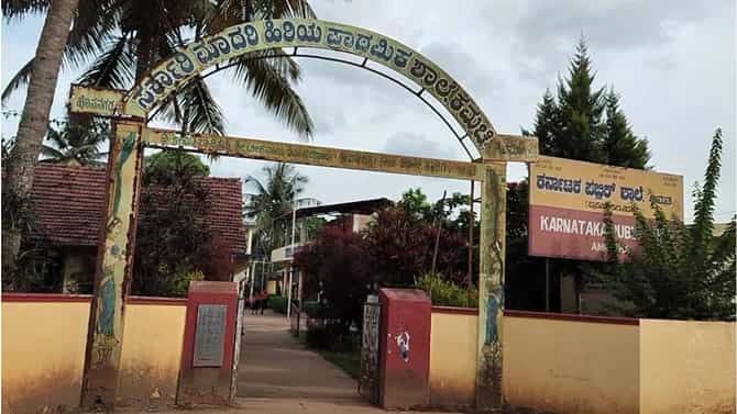 ಬ್ರಾಹ್ಮಣ ವಿದ್ಯಾರ್ಥಿನಿಗೆ ಒತ್ತಾಯಪೂರ್ವಕ ಮೊಟ್ಟೆ ತಿನ್ನಿಸಿದ ಶಿಕ್ಷಕ