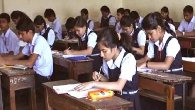 ಶಾಲೆಗಳಲ್ಲಿ ಹಿಂದೂ ಹಬ್ಬಗಳಿಗೆ ಕತ್ತರಿ, ಮುಸ್ಲಿಂ ಹಬ್ಬಗಳ ರಜೆ ವಿಸ್ತರಣೆ