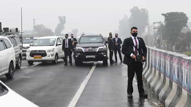 ಪ್ರಧಾನಿ ಮೋದಿ ಭದ್ರತೆಯಲ್ಲಿ ಲೋಪ:, 7 ಪೊಲೀಸ್​ ಅಧಿಕಾರಿಗಳ ಅಮಾನತು