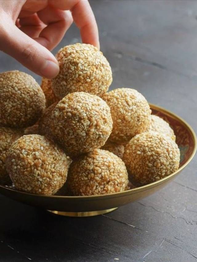 ರುಚಿಕರ ಎಳ್ಳು ಬೆಲ್ಲದ ಉಂಡೆ ಮಾಡುವ ಸುಲಭ ವಿಧಾನ ಇಲ್ಲಿದೆ TV9 Kannada