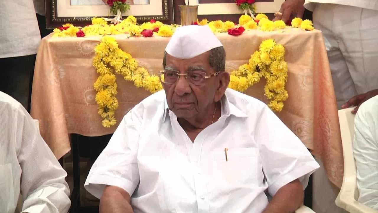 ಜಾತಿ ಗಣತಿ ವಿರೋಧ: ಶಾಮನೂರು ಶಿವಶಂಕರಪ್ಪ ನಿರ್ಧಾರಕ್ಕೆ ಸ್ವಾಮೀಜಿಗಳ ಸಹಮತ