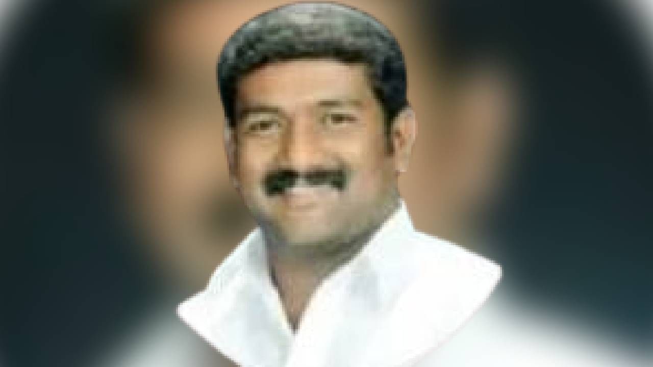 ಶಿವಮೊಗ್ಗದಲ್ಲಿ ಮಚ್ಚಿನಿಂದ ಕೊಚ್ಚಿ ವ್ಯಕ್ತಿಯ ಬರ್ಬರ ಕೊಲೆ ಶಿವಮೊಗ್ಗದಲ್ಲಿ ಮಚ್ಚಿನಿಂದ ಕೊಚ್ಚಿ ವ್ಯಕ್ತಿಯ ಬರ್ಬರ ಕೊಲೆ
