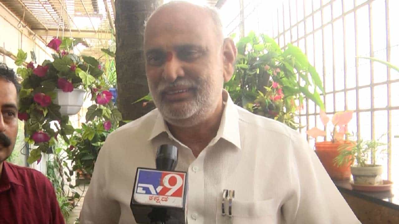 ಬಿಜೆಪಿಯಲ್ಲಿ ಅಸಮಾಧಾನ ಸ್ಫೋಟದ ನಡುವೆ ಸಿದ್ದರಾಮಯ್ಯ ಪರ ಬ್ಯಾಟ್ ಬೀಸಿದ ಶಿವರಾಮ್ ಹೆಬ್ಬಾರ್ ಬಿಜೆಪಿಯಲ್ಲಿ ಅಸಮಾಧಾನ ಸ್ಫೋಟದ ನಡುವೆ ಸಿದ್ದರಾಮಯ್ಯ ಪರ ಬ್ಯಾಟ್ ಬೀಸಿದ ಶಿವರಾಮ್ ಹೆಬ್ಬಾರ್