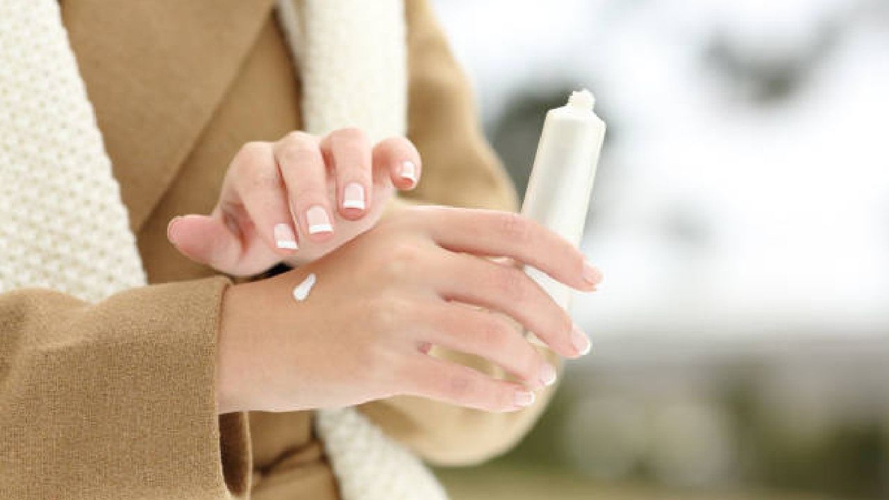 Winter Skin Care: ಚಳಿಗಾಲದಲ್ಲಿ ಚರ್ಮ ಒಡೆಯದಂತೆ ತಡೆಯುವ ಸೂಪರ್​ಫುಡ್​ಗಳಿವು