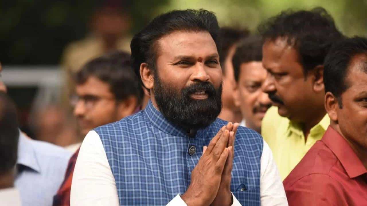 ಶ್ರೀರಾಮುಲುಗೆ ಮತ್ತೊಂದು ನಿರಾಸೆ, ಬಿಜೆಪಿ ರಾಜ್ಯಾಧ್ಯಕ್ಷ ಹುದ್ದೆ ಗುಟ್ಟು ಬಿಟ್ಟುಕೊಟ್ಟ ಮಾಜಿ ಸಚಿವ ಶ್ರೀರಾಮುಲುಗೆ ಮತ್ತೊಂದು ನಿರಾಸೆ, ಬಿಜೆಪಿ ರಾಜ್ಯಾಧ್ಯಕ್ಷ ಹುದ್ದೆ ಗುಟ್ಟು ಬಿಟ್ಟುಕೊಟ್ಟ ಮಾಜಿ ಸಚಿವ