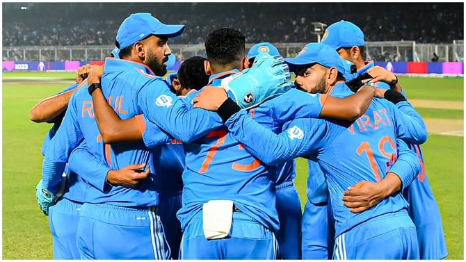 ಭಾರತ ವಿಶ್ವಕಪ್ ಸೋತಿದ್ದು ಈ 12 ಜನರಿಗೆ ಗೊತ್ತೇ ಇಲ್ಲ; ತಿಳಿಯೋದು ಯಾವಾಗ? ಭಾರತ ವಿಶ್ವಕಪ್ ಸೋತಿದ್ದು ಈ 12 ಜನರಿಗೆ ಗೊತ್ತೇ ಇಲ್ಲ; ತಿಳಿಯೋದು ಯಾವಾಗ?