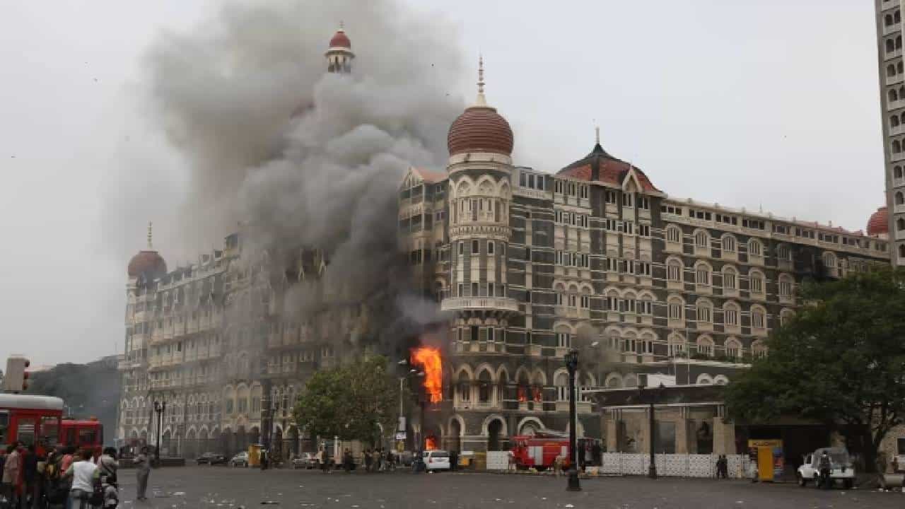 Mumbai Terror Attack: 26/11ರ ಮುಂಬೈ ಭಯೋತ್ಪಾದಕ ದಾಳಿಗೆ 15 ವರ್ಷ: ಸದಾ ಕಾಡುವ ಕಹಿ ನೆನಪು Mumbai Terror Attack: 26/11ರ ಮುಂಬೈ ಭಯೋತ್ಪಾದಕ ದಾಳಿಗೆ 15 ವರ್ಷ: ಸದಾ ಕಾಡುವ ಕಹಿ ನೆನಪು