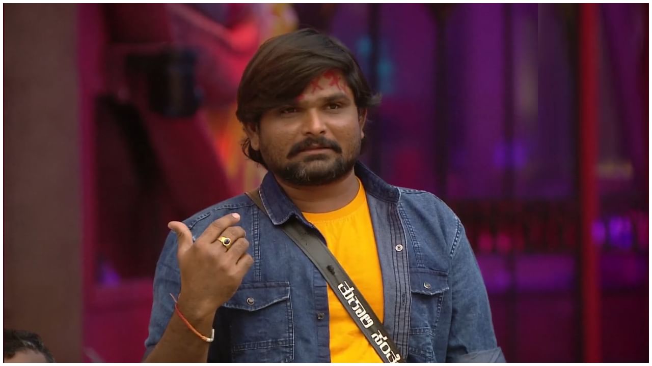 Bigg Boss Kannada: ವೈಲ್ಡ್ ಕಾರ್ಡ್ ಎಂಟ್ರಿ ಬಳಿಕ ಬಿಗ್ ಬಾಸ್​ನಲ್ಲಿ ಸ್ಟಾರ್ಟ್ ಆಯ್ತು ಫೈಟ್; ನೆಲಕ್ಕೆ ಬಿದ್ದ ಸಂತೋಷ್