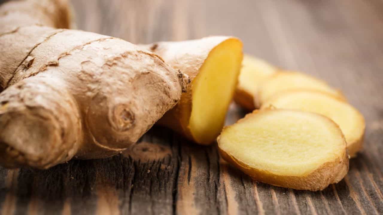 Dry ginger vs fresh ginger: ಒಣ ಶುಂಠಿ ಮತ್ತು ತಾಜಾ ಶುಂಠಿ ಇವೆರಡರಲ್ಲಿ ಆರೋಗ್ಯಕ್ಕೆ ಯಾವುದು ಉತ್ತಮ?