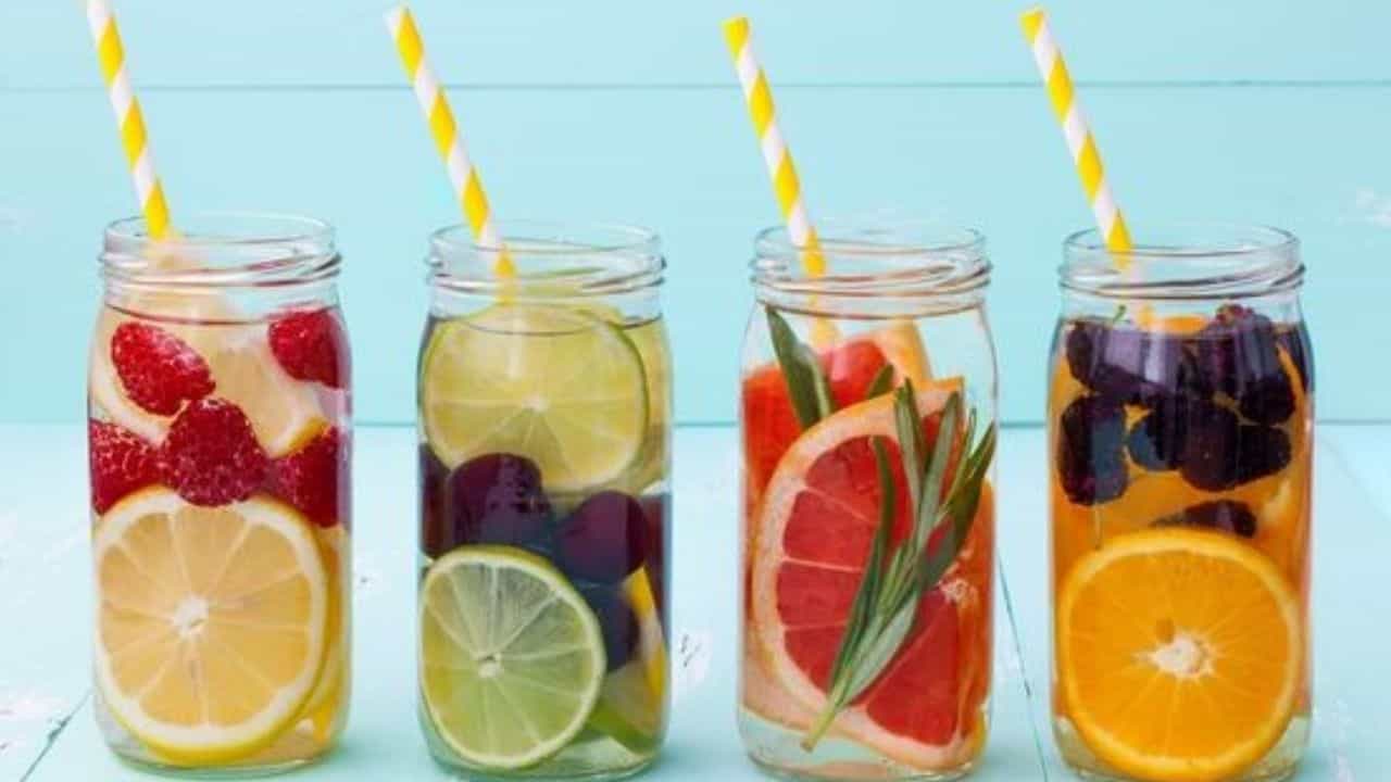 Post-Festival Detox Drinks: ಹಬ್ಬದ ದಿನ ಅತಿಯಾಗಿ ತಿಂದಿದ್ದೀರಾ? ದೇಹ ಹಗುರವಾಗಿಸಲು ಈ ಡಿಟಾಕ್ಸ್ ಪಾನೀಯ ಸೇವಿಸಿ Post-Festival Detox Drinks: ಹಬ್ಬದ ದಿನ ಅತಿಯಾಗಿ ತಿಂದಿದ್ದೀರಾ? ದೇಹ ಹಗುರವಾಗಿಸಲು ಈ ಡಿಟಾಕ್ಸ್ ಪಾನೀಯ ಸೇವಿಸಿ