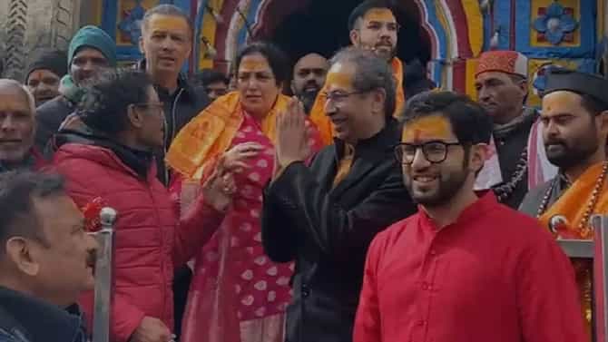 ಬದರಿನಾಥದಲ್ಲಿ ಠಾಕ್ರೆ ಕುಟುಂಬದವರ ಎದುರು  ಬೆಳಗಾವಿ ನಿವಾಸಿಗಳಿಂದ ಘೋಷಣೆ