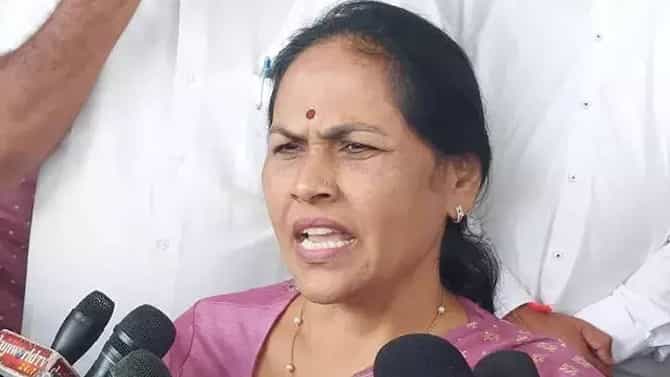 ಹಾಸನಾಂಬೆ ದರ್ಶನ ಪಡೆದ ಶೋಭಾ ಕರಂದ್ಲಾಜೆ;ಮೋದಿಯೇ ಪ್ರಧಾನಿಯಾಗಲು ಪ್ರಾರ್ಥನೆ