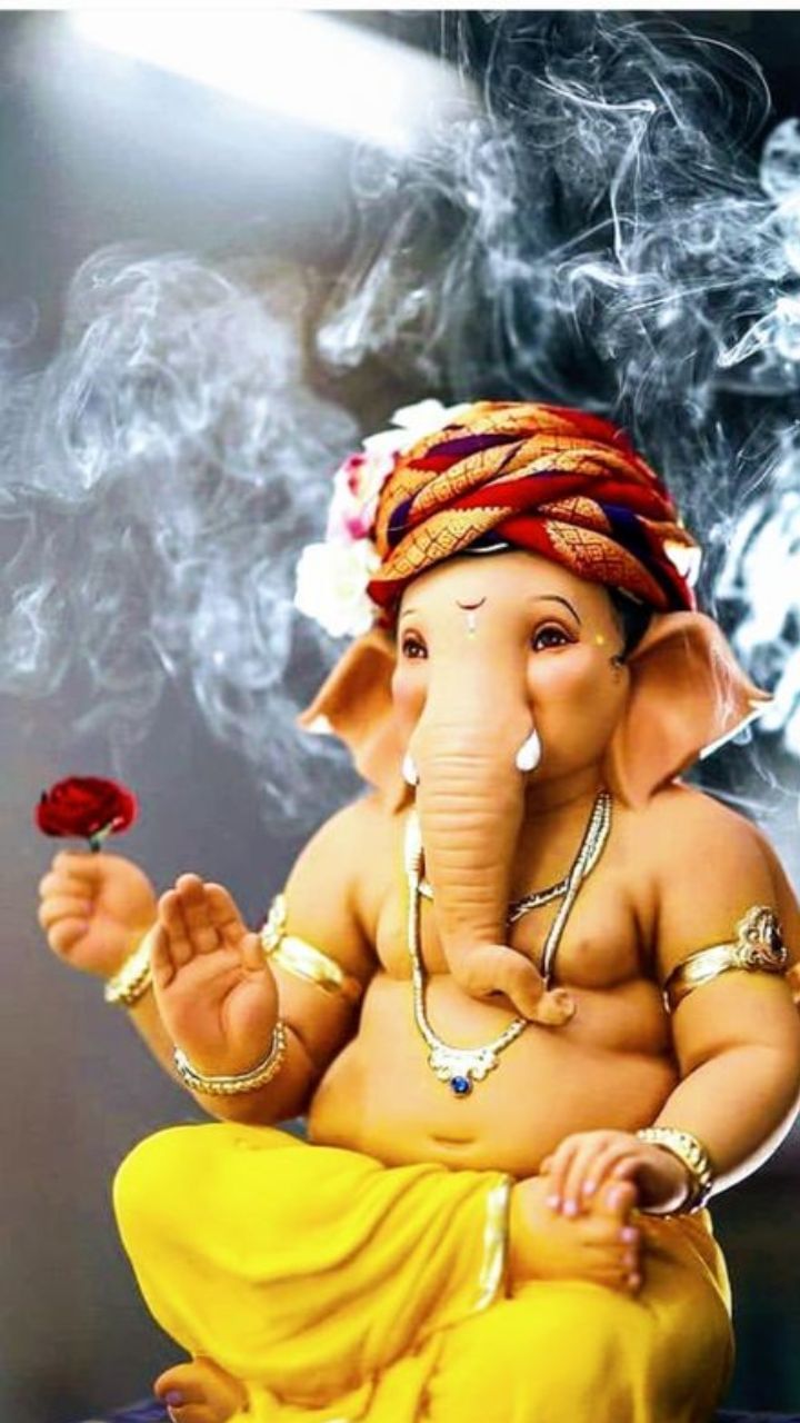 ಗಜಾನನಂ ಭೂತಗಣಾದಿಸೇವಿತಂ ಕಪಿತ್ಥಜಂಭೂಫಲ ಚಾರೂಭಕ್ಷಣಂ
ಉಮಾಸುತಂ ಶೋಕವಿನಾಶಕಾರಕಂ ನಮಾಮಿ ವಿಘ್ನೇಶ್ವರ ಪಾದಪಂಕಜಂ