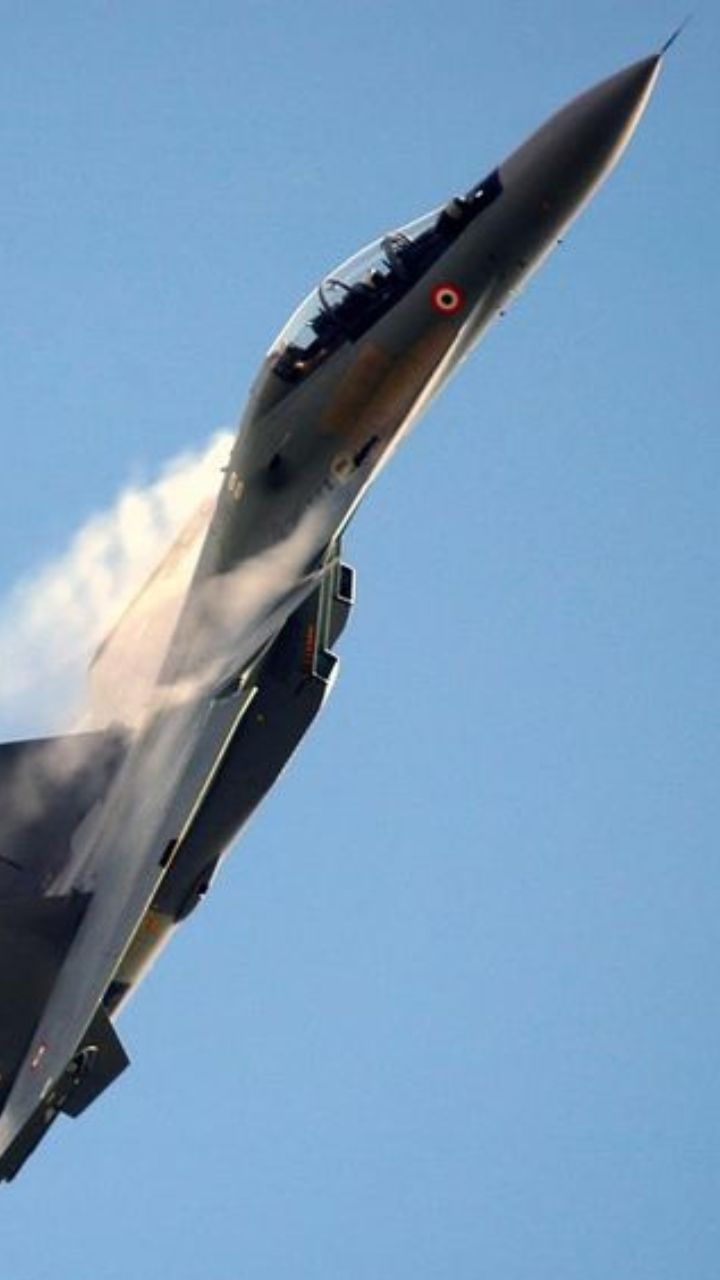 84 Su-30 MKI ಯುದ್ಧ ವಿಮಾನವನ್ನು ಸ್ವದೇಶಿಯಾಗಿ ನವೀಕರಿಸಲಾಗುವುದು ಎಂದು  ಸಭೆಯಲ್ಲಿ ಚರ್ಚೆಸಲಾಗಿದೆ.