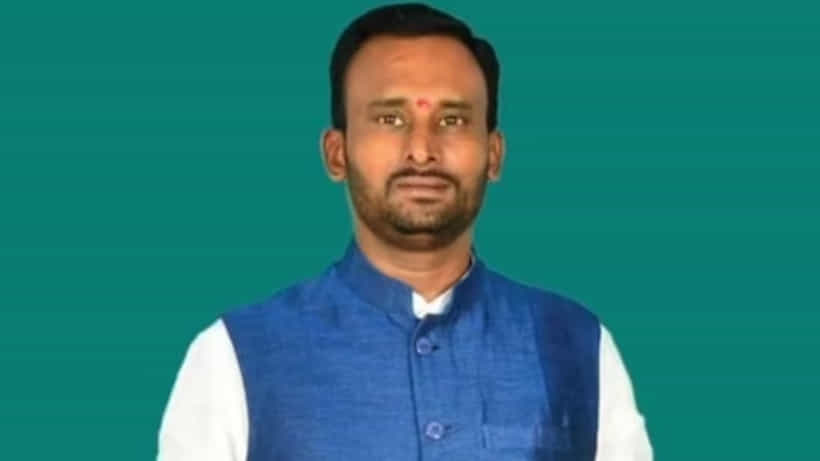 ಪತ್ನಿಗೆ ಲೋಕಸಭೆ ಟಿಕೆಟ್ ನೀಡುವಂತೆ ಸಿಎಂಗೆ ಬೇಡಿಕೆಯಿಟ್ಟ ಶಾಸಕ ವಿಜಯಾನಂದ ಕಾಶಪ್ಪನವರ್