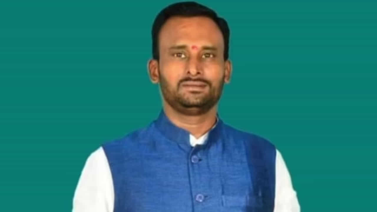 ಪತ್ನಿಗೆ ಲೋಕಸಭೆ ಟಿಕೆಟ್​ ನೀಡುವಂತೆ ಸಿಎಂಗೆ ಬೇಡಿಕೆಯಿಟ್ಟ ಶಾಸಕ ವಿಜಯಾನಂದ ಕಾಶಪ್ಪನವರ್
