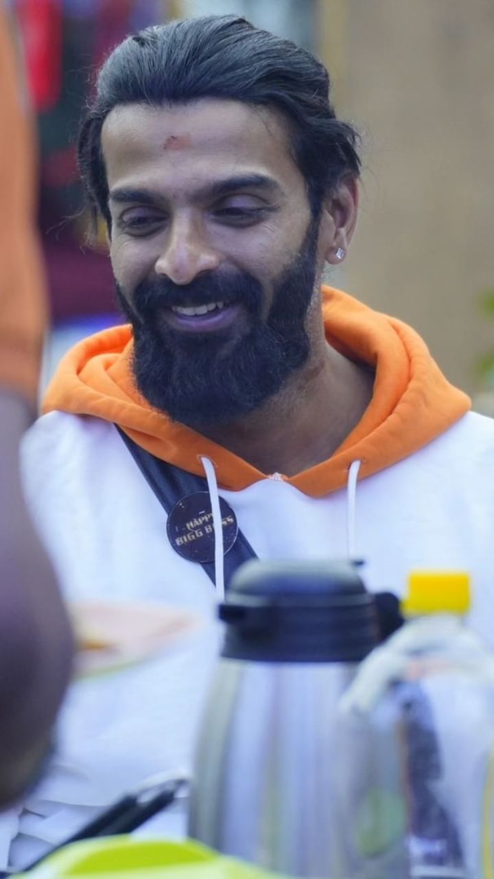Vinay Gowda (25)