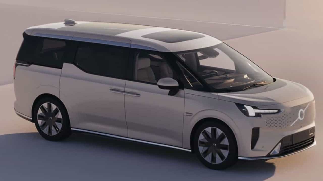 Volvo EM90: ಪ್ರತಿ ಚಾರ್ಜ್ ಗೆ ಬರೋಬ್ಬರಿ 738 ಕಿಮೀ ಮೈಲೇಜ್ ನೀಡುತ್ತೆ ಈ ಇವಿ ಎಂಪಿವಿ ಕಾರು.. Volvo EM90: ಪ್ರತಿ ಚಾರ್ಜ್ ಗೆ ಬರೋಬ್ಬರಿ 738 ಕಿಮೀ ಮೈಲೇಜ್ ನೀಡುತ್ತೆ ಈ ಇವಿ ಎಂಪಿವಿ ಕಾರು..