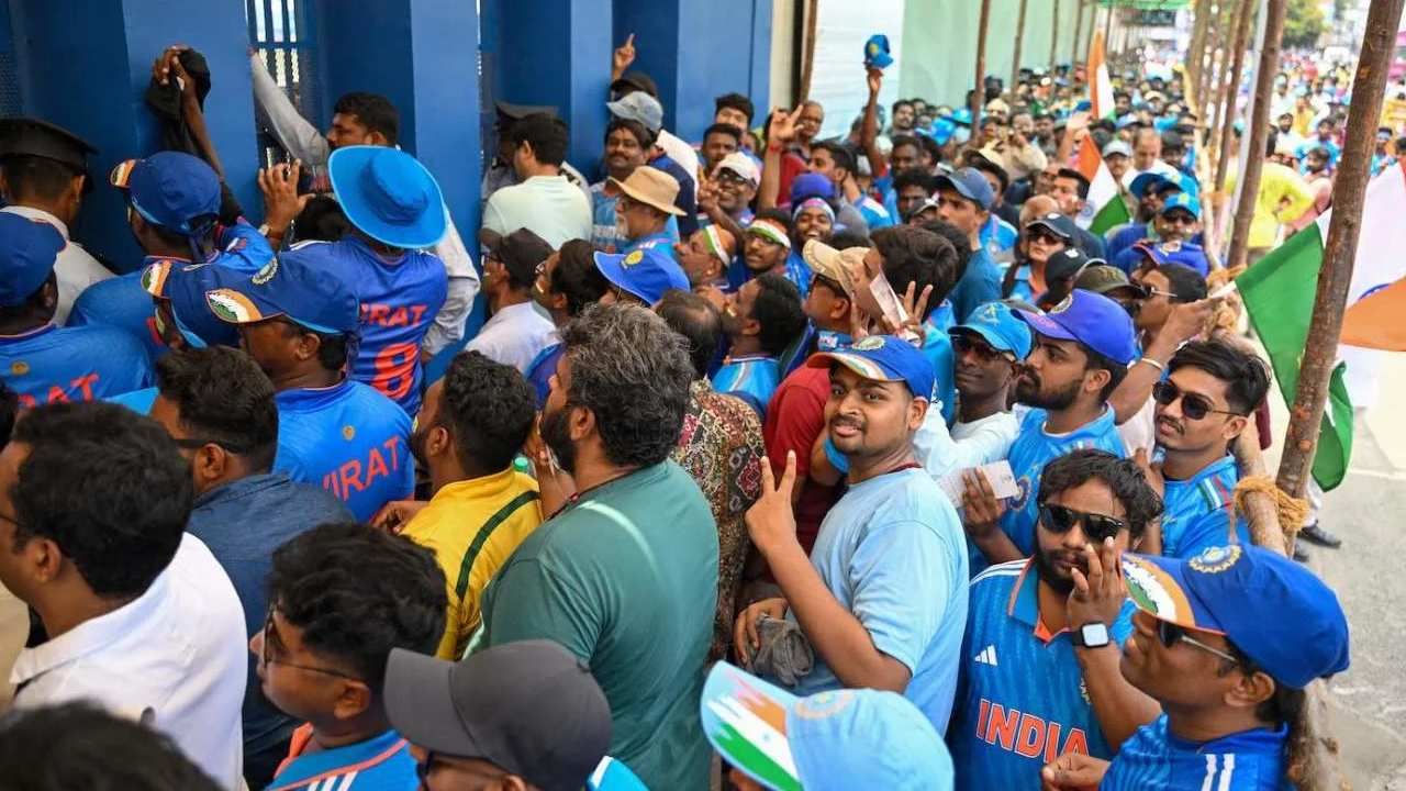 IND vs NZ, ICC World Cup: ಭಾರತ-ನ್ಯೂಝಿಲೆಂಡ್ ಸೆಮಿಫೈನಲ್ ನೋಡಲು ಸ್ಟೇಡಿಯಂ ಹೋಗುವ ಮುನ್ನ ಎಚ್ಚರ: ಈ ವಸ್ತುಗಳು ನಿಷೇಧ IND vs NZ, ICC World Cup: ಭಾರತ-ನ್ಯೂಝಿಲೆಂಡ್ ಸೆಮಿಫೈನಲ್ ನೋಡಲು ಸ್ಟೇಡಿಯಂ ಹೋಗುವ ಮುನ್ನ ಎಚ್ಚರ: ಈ ವಸ್ತುಗಳು ನಿಷೇಧ