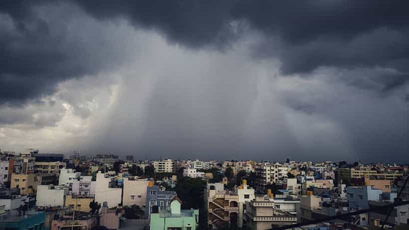 Karnataka Weather: ಬೆಂಗಳೂರಿನಲ್ಲಿ ಇಂದು ಕೂಡ ಧಾರಾಕಾರ ಮಳೆಯಾಗುವ ಸಾಧ್ಯತೆ, 11 ಜಿಲ್ಲೆಗಳಿಗೆ ಯೆಲ್ಲೋ ಅಲರ್ಟ್