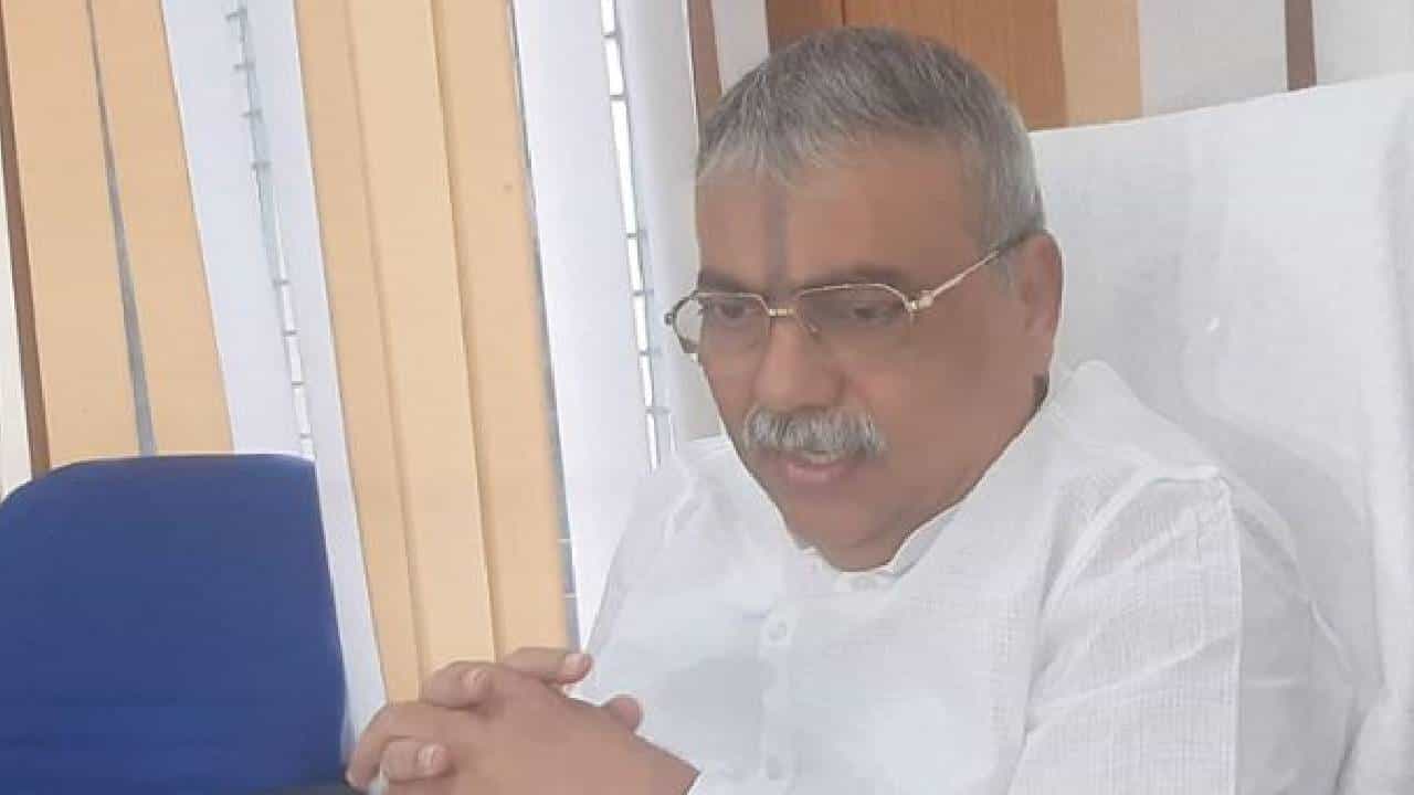 ಕ್ಷೇತ್ರಕ್ಕೆ ನೀರು ಬರದಿದ್ದರೆ ನಾಳೆಯೇ ರಾಜೀನಾಮೆ, ನಾಡಿದ್ದು ನಿವೃತ್ತಿ: ಎಚ್ಚರಿಕೆ ನೀಡಿದ ಕಾಂಗ್ರೆಸ್ ಶಾಸಕ ಕ್ಷೇತ್ರಕ್ಕೆ ನೀರು ಬರದಿದ್ದರೆ ನಾಳೆಯೇ ರಾಜೀನಾಮೆ, ನಾಡಿದ್ದು ನಿವೃತ್ತಿ: ಎಚ್ಚರಿಕೆ ನೀಡಿದ ಕಾಂಗ್ರೆಸ್ ಶಾಸಕ